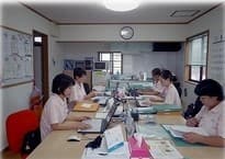 officeMainImageBlurLeft