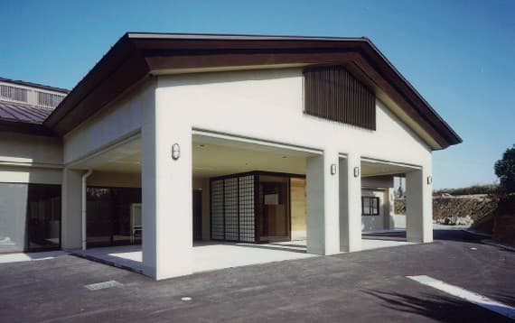 officeMainImageBlurLeft
