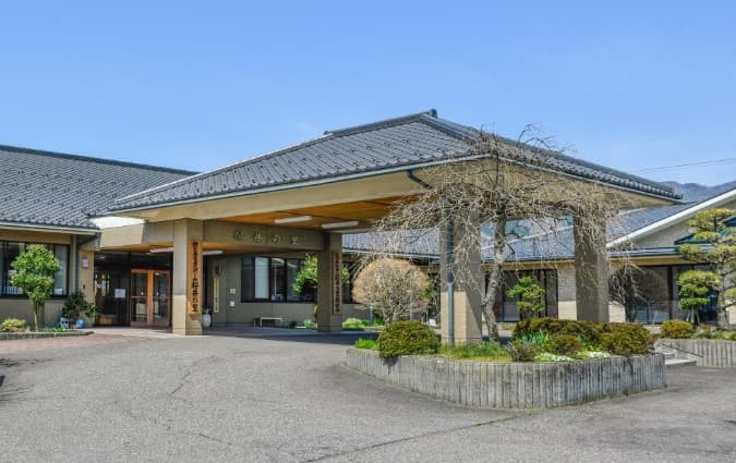 officeMainImageBlurLeft