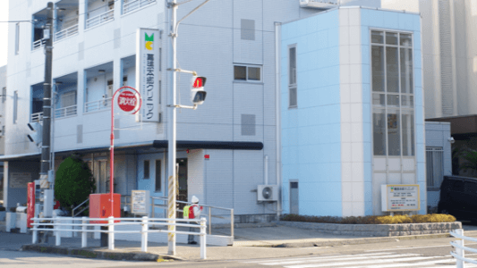 officeMainImageBlurLeft