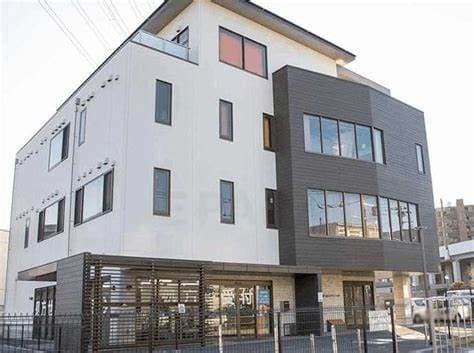 officeMainImageBlurLeft