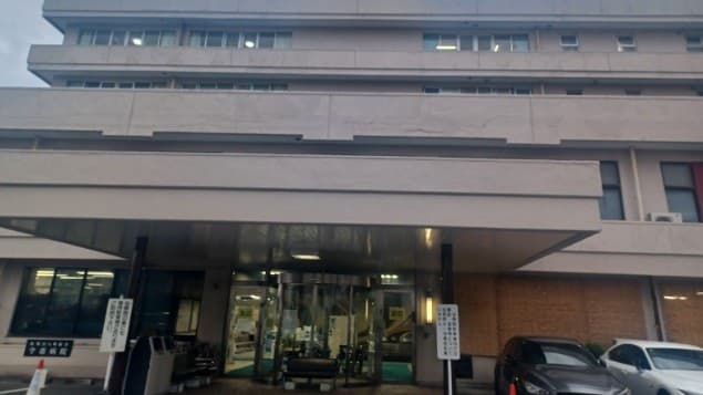 officeMainImageBlurLeft