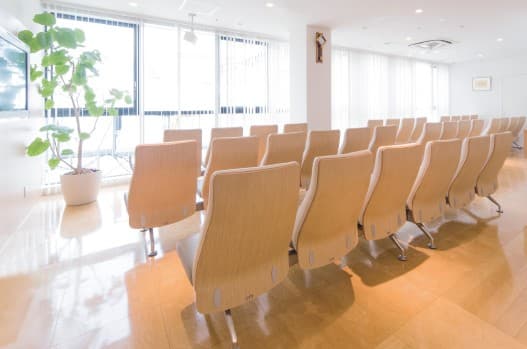 officeMainImageBlurLeft