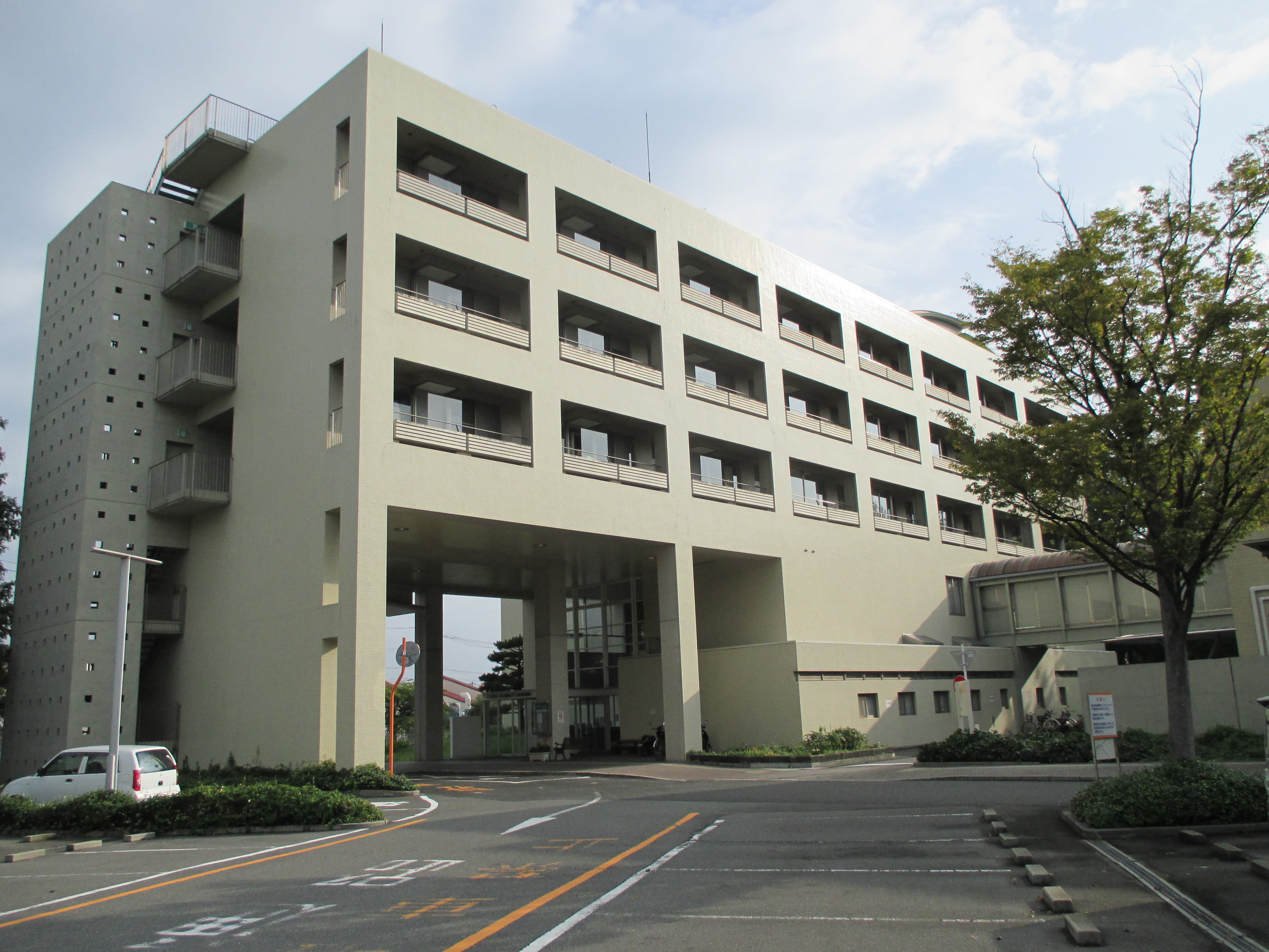 officeMainImageBlurLeft