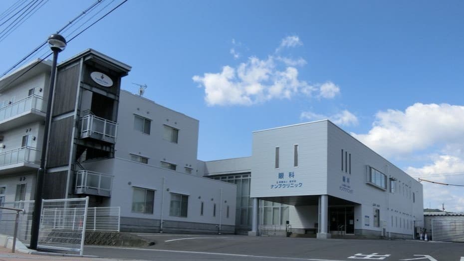 officeMainImageBlurLeft