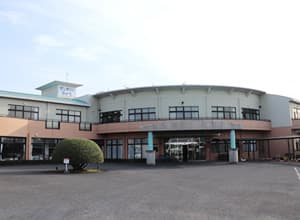 officeMainImageBlurLeft