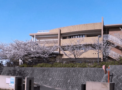 officeMainImageBlurLeft