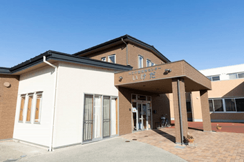 officeMainImageBlurLeft