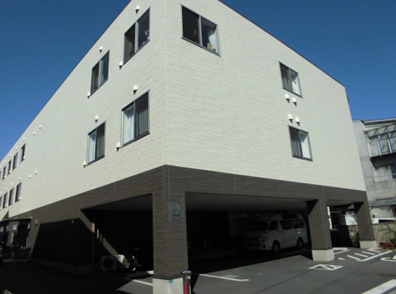 officeMainImageBlurLeft