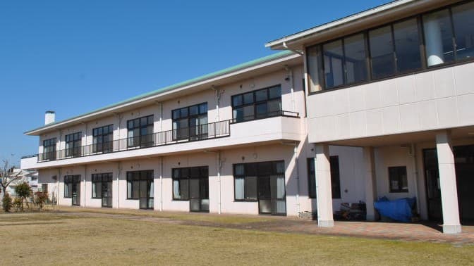 officeMainImageBlurLeft