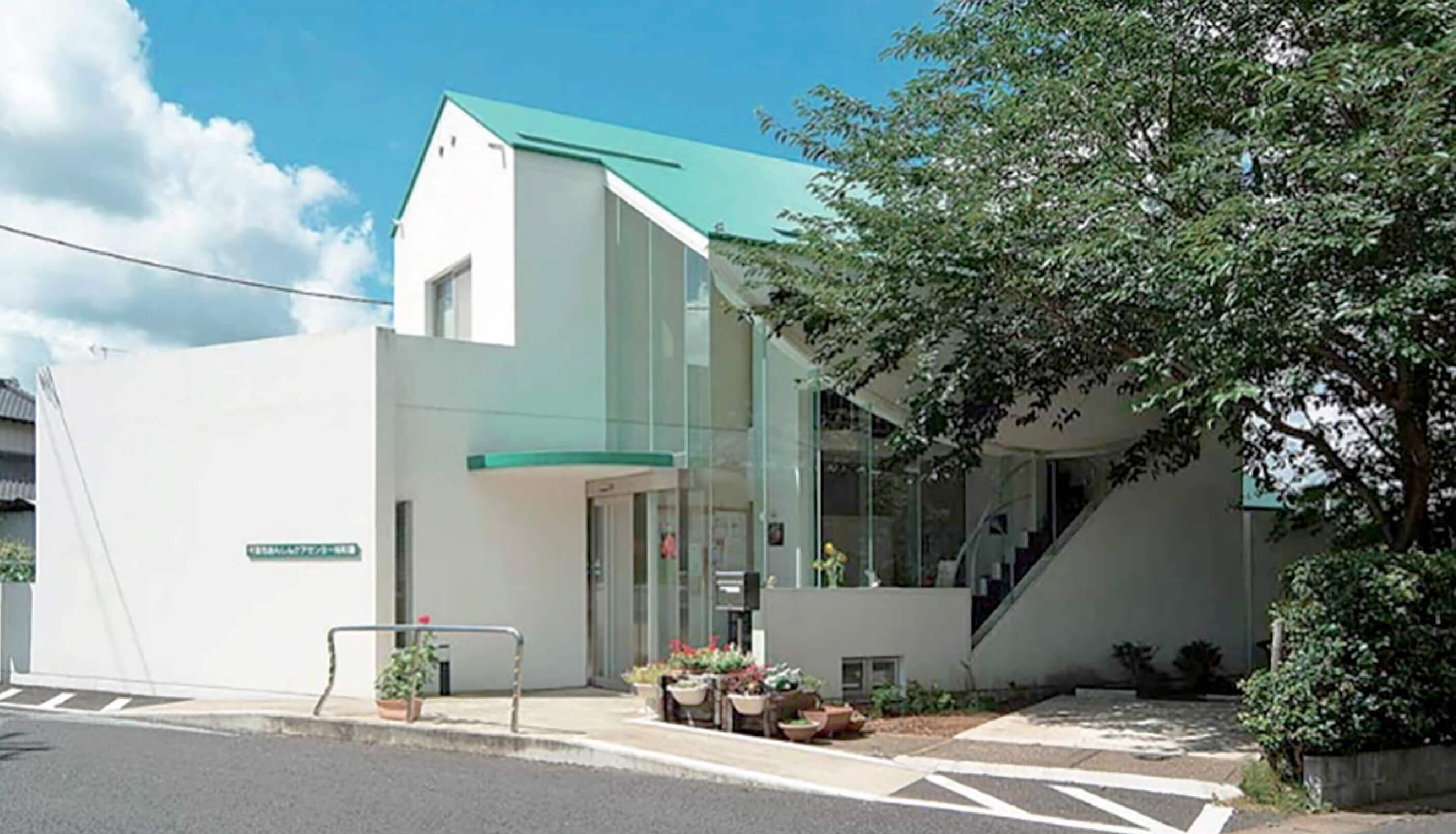 officeMainImageBlurLeft