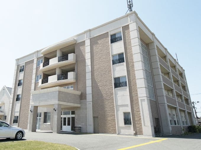 officeMainImageBlurLeft