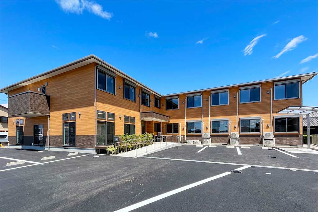 officeMainImageBlurLeft