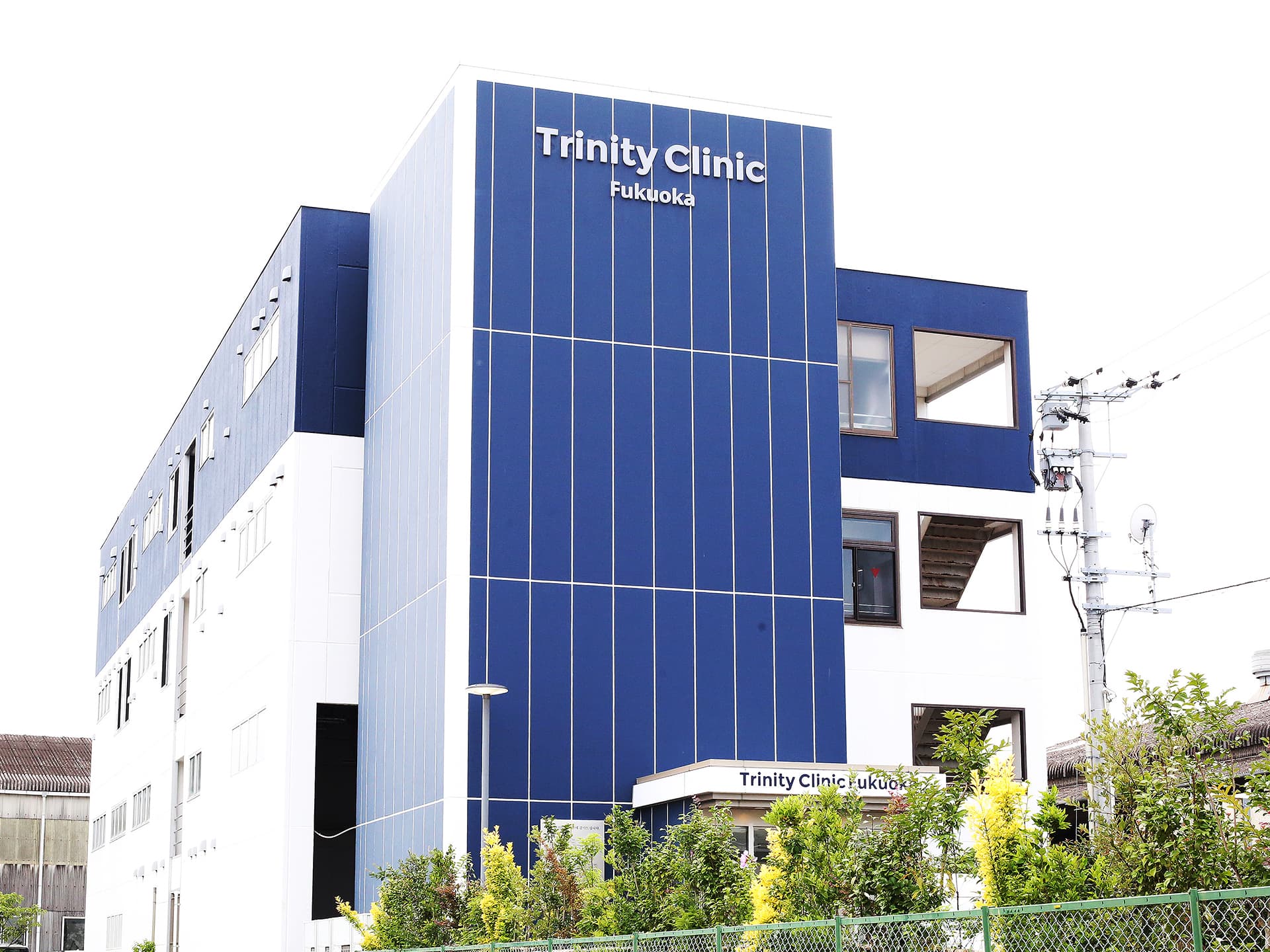 officeMainImageBlurLeft