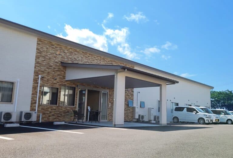 officeMainImageBlurLeft