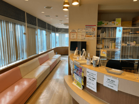 officeMainImageBlurLeft