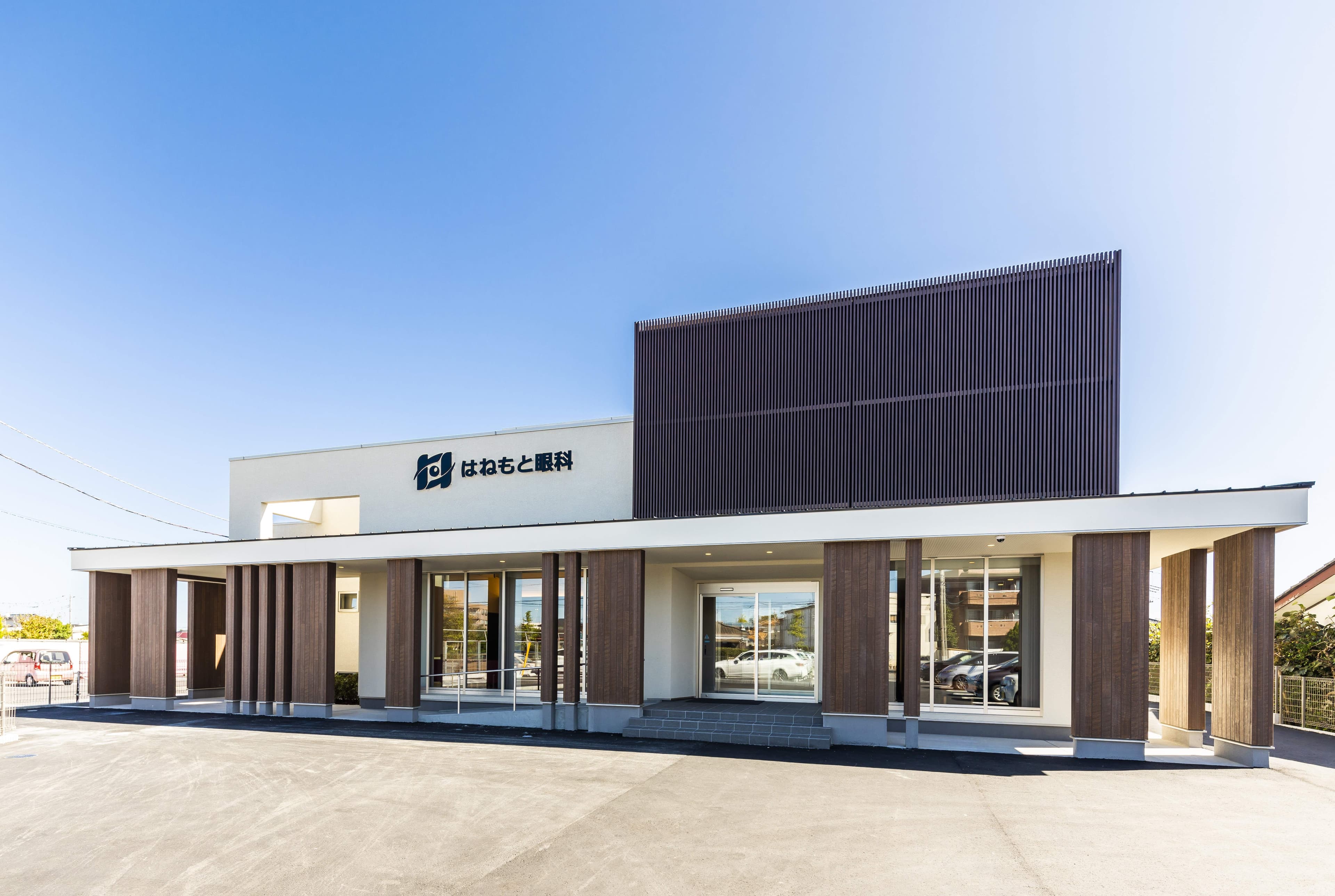 officeMainImageBlurLeft