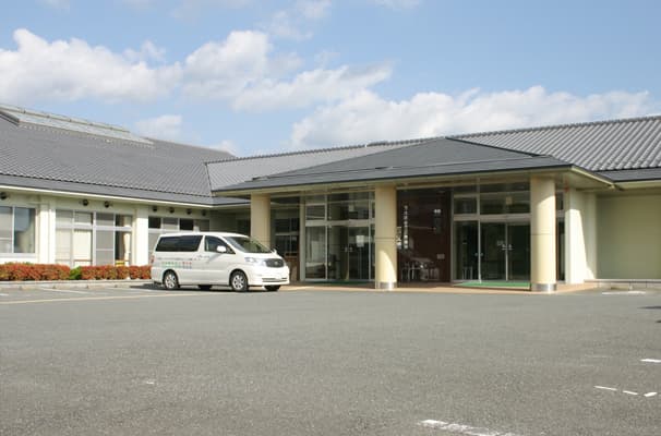 officeMainImageBlurLeft