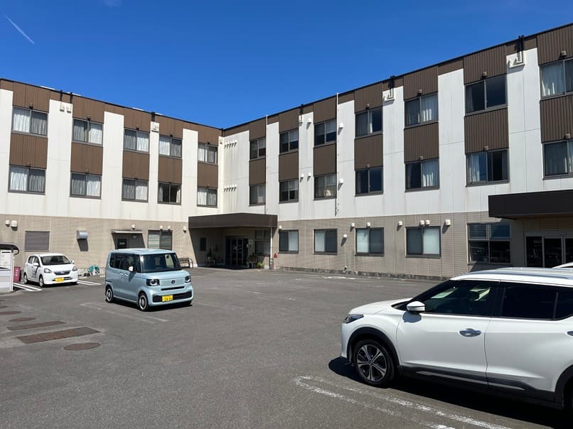 officeMainImageBlurLeft