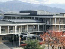 officeMainImageBlurLeft