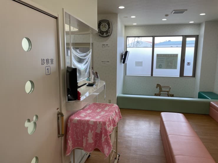 officeMainImageBlurLeft