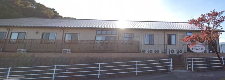 officeMainImageBlurLeft