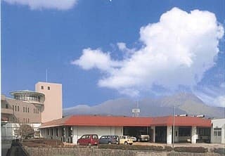 officeMainImageBlurLeft