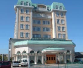 officeMainImageBlurLeft