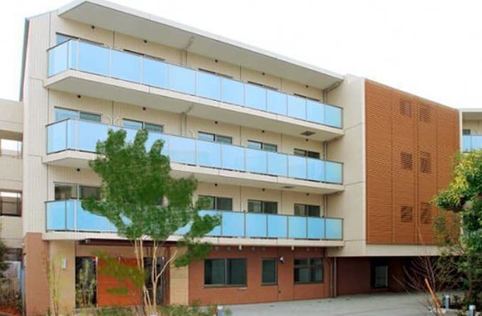 officeMainImageBlurLeft