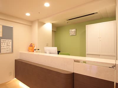 officeMainImageBlurLeft