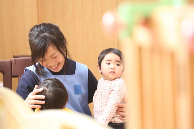 officeMainImageBlurLeft