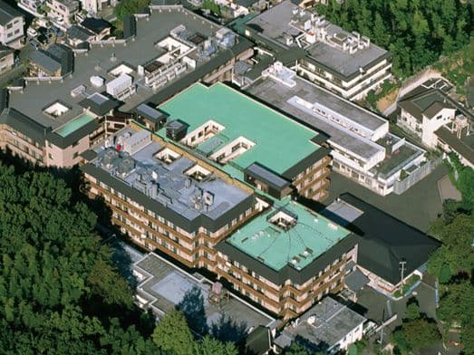 officeMainImageBlurLeft