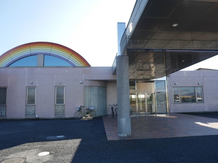 officeMainImageBlurLeft