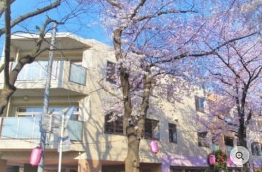 officeMainImageBlurLeft