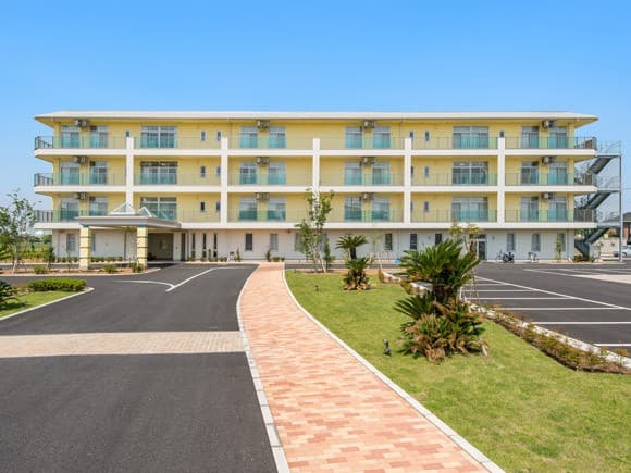 officeMainImageBlurLeft