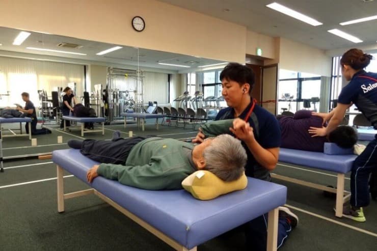 officeMainImageBlurLeft