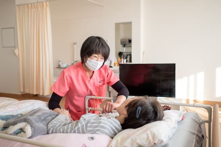 officeMainImageBlurLeft