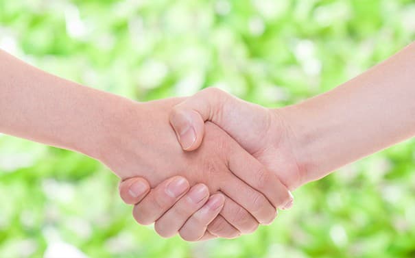 officeMainImageBlurLeft