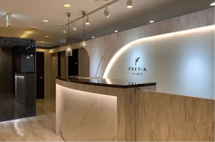 officeMainImageBlurLeft