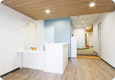 officeMainImageBlurLeft